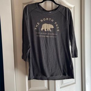 North face 3/4 sleeve shirt